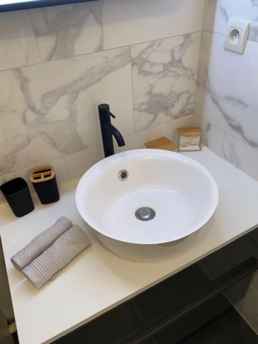 Mulhouse Grand T2 -  La Fonderie -Parking Gratuit Apartment Ngoại thất bức ảnh